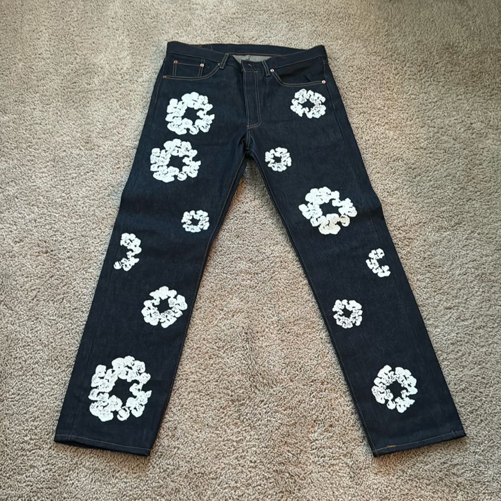 Men Levi’s Denim Tears Jeans Size 33/32